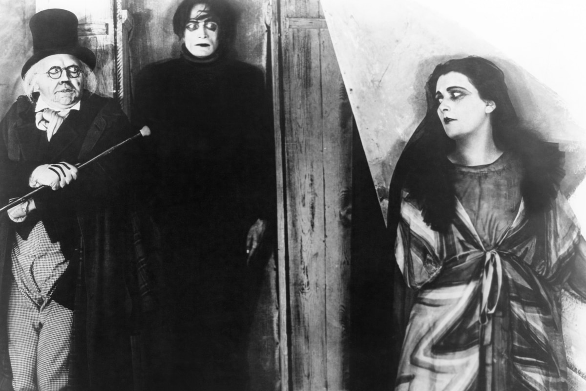 Cabinet of Dr Caligari hiding 1200x800